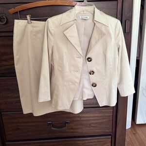 Kay Unger New York Jacket and Skirt | 2pc Ivory Suit | Size 8